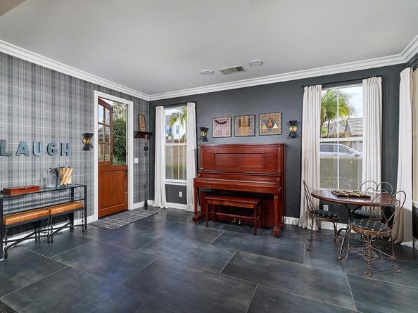 2588 Ingleton Avenue, Carlsbad CA 92009