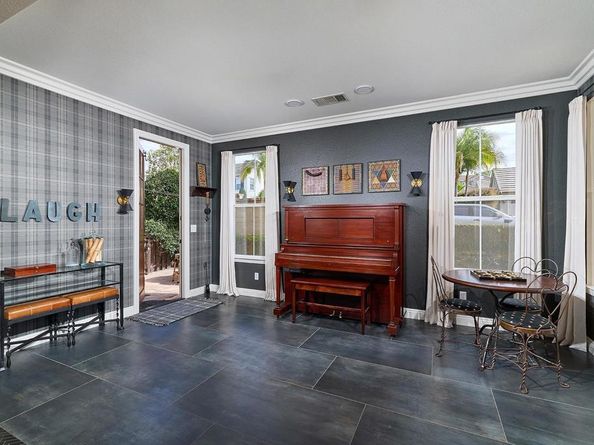 2588 Ingleton Avenue, Carlsbad CA 92009