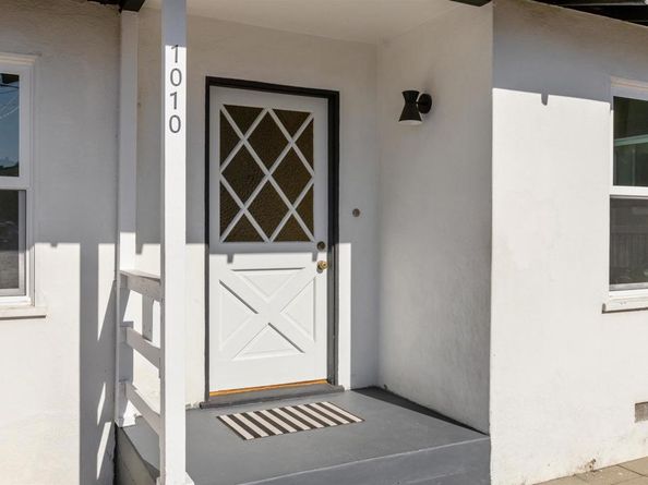 1010 Grand Avenue, Carlsbad CA 92008