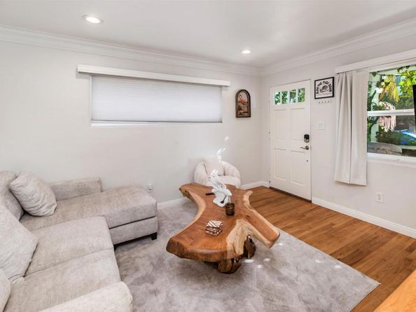 876 Thomas Avenue, San Diego CA 92109