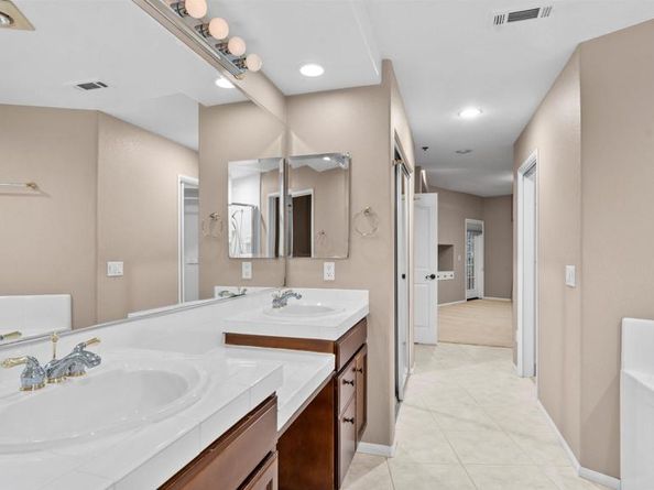 2894 Torrey Pines Rd, La Jolla CA 92037