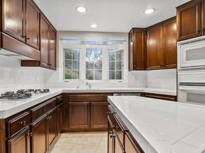 2894 Torrey Pines Rd, La Jolla CA 92037