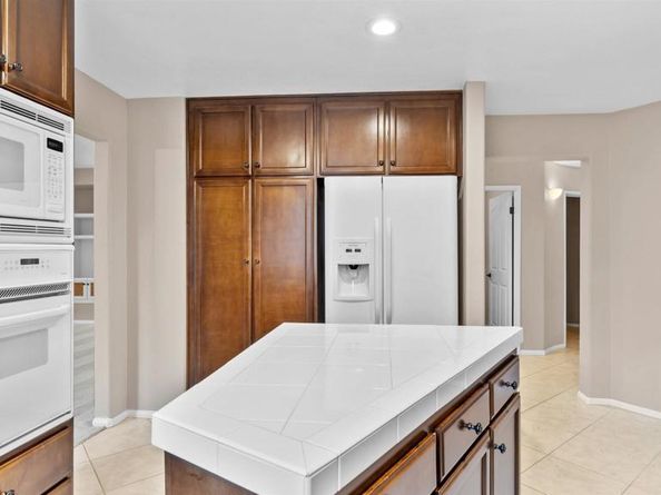 2894 Torrey Pines Rd, La Jolla CA 92037