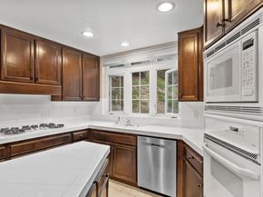 2894 Torrey Pines Rd, La Jolla CA 92037