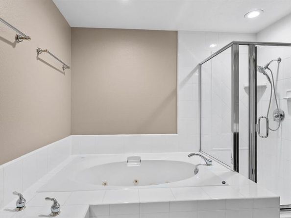 2894 Torrey Pines Rd, La Jolla CA 92037