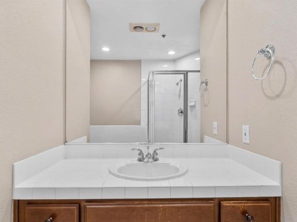 2894 Torrey Pines Rd, La Jolla CA 92037