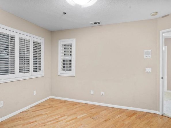 2894 Torrey Pines Rd, La Jolla CA 92037