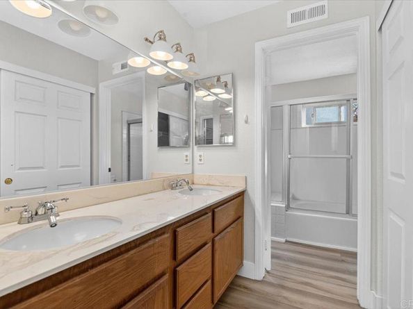 135 Neptune Place, Escondido CA 92026