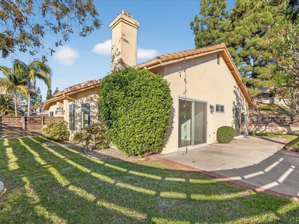 135 Neptune Place, Escondido CA 92026