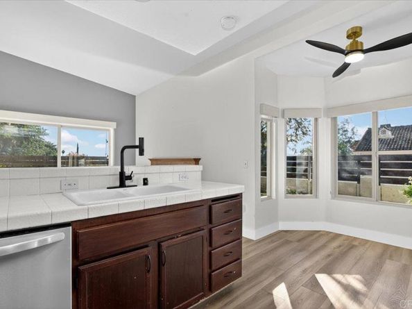 135 Neptune Place, Escondido CA 92026