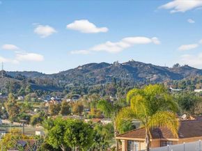 135 Neptune Place, Escondido CA 92026