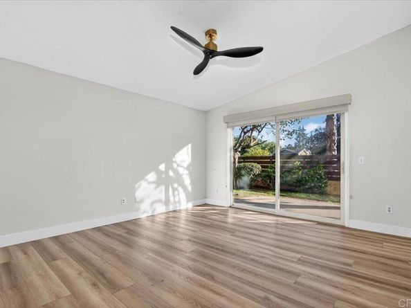 135 Neptune Place, Escondido CA 92026