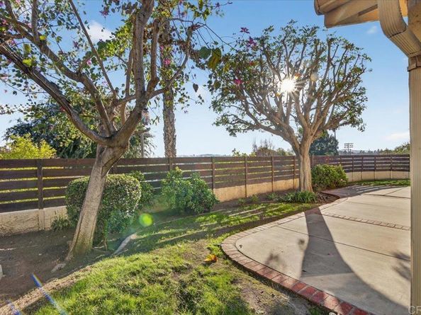 135 Neptune Place, Escondido CA 92026