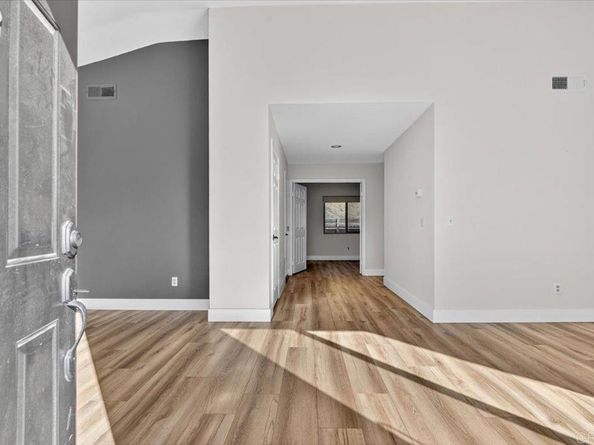 135 Neptune Place, Escondido CA 92026