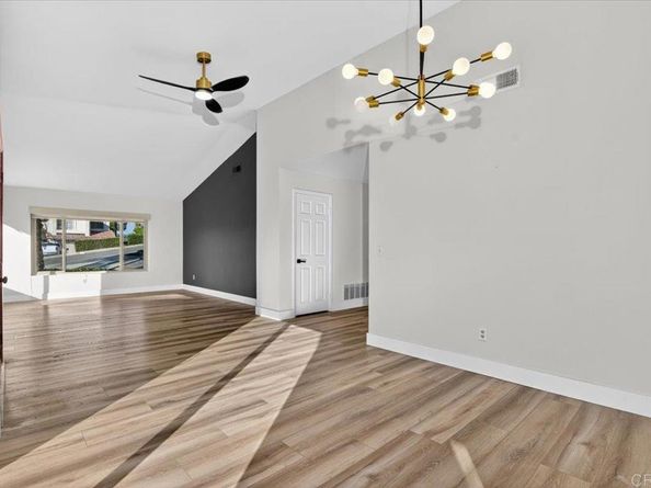 135 Neptune Place, Escondido CA 92026