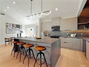 1160 S Lucerne Boulevard, Los Angeles CA 90019