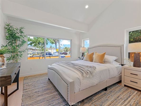 1160 S Lucerne Boulevard, Los Angeles CA 90019