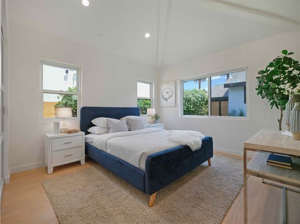 1160 S Lucerne Boulevard, Los Angeles CA 90019