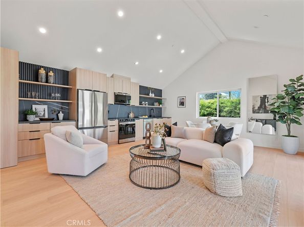 1160 S Lucerne Boulevard, Los Angeles CA 90019