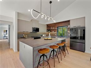 1160 S Lucerne Boulevard, Los Angeles CA 90019