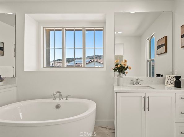 173 Somera, Irvine CA 92602