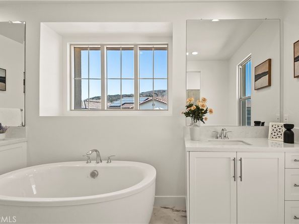 173 Somera, Irvine CA 92602