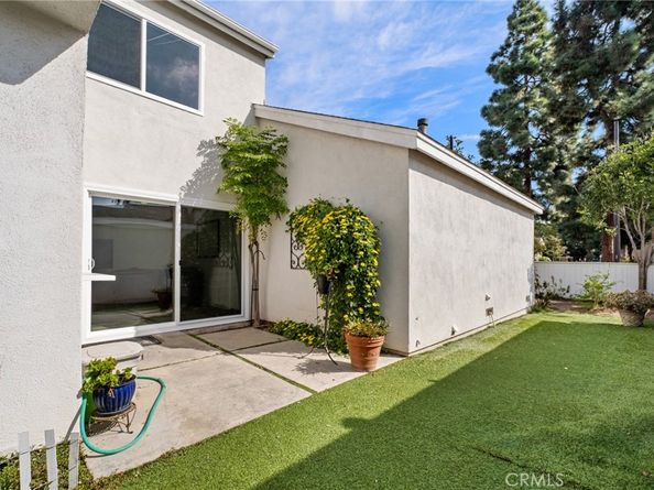 22 Silkleaf, Irvine CA 92614