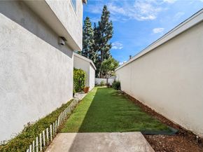 22 Silkleaf, Irvine CA 92614