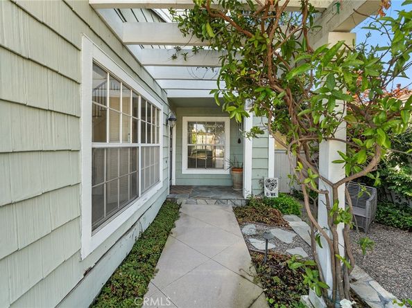 22 Silkleaf, Irvine CA 92614