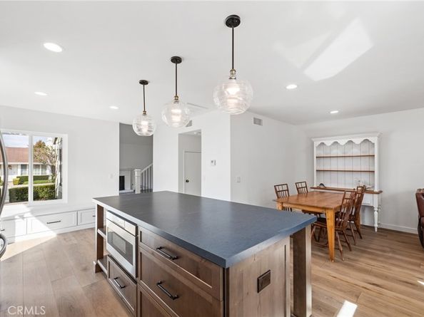 22 Silkleaf, Irvine CA 92614