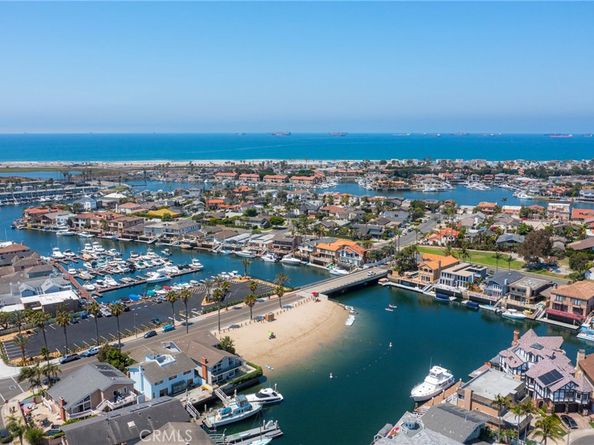 3962 Mistral Drive, Huntington Beach CA 92649