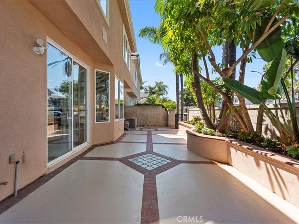 7827 Orchid Drive, Huntington Beach CA 92648