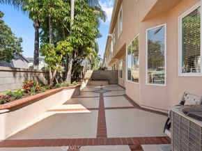 7827 Orchid Drive, Huntington Beach CA 92648
