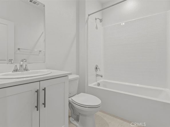 5868 Linden Ave Avenue 6, Long Beach CA 90805