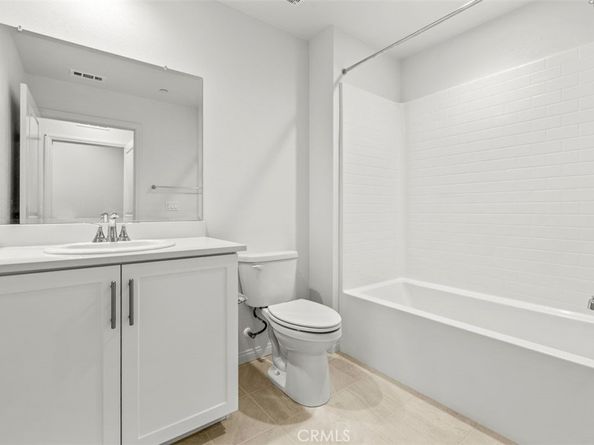 5868 Linden Ave Avenue 6, Long Beach CA 90805