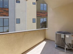 5868 Linden Ave Avenue 6, Long Beach CA 90805