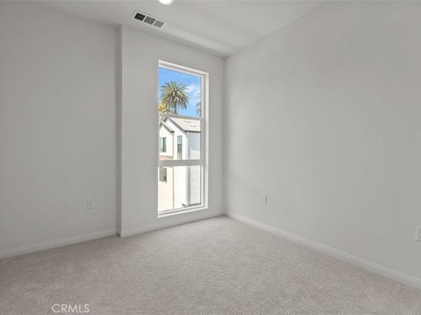 5868 Linden Ave Avenue 6, Long Beach CA 90805