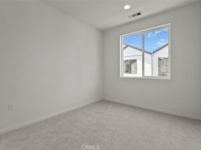 5868 Linden Ave Avenue 6, Long Beach CA 90805