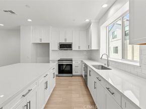 5868 Linden Ave Avenue 6, Long Beach CA 90805