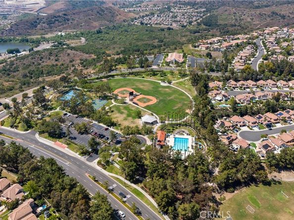 98 Tierra Montanosa, Rancho Santa Margarita CA 92688