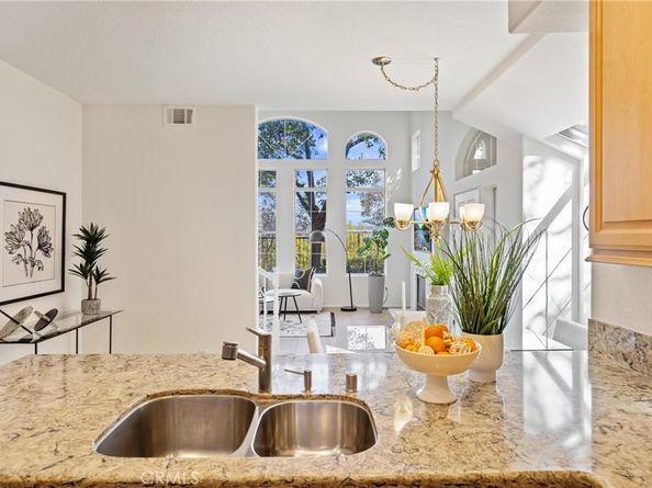 98 Tierra Montanosa, Rancho Santa Margarita CA 92688