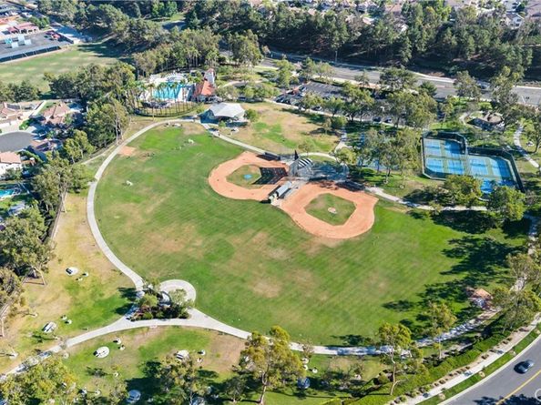 98 Tierra Montanosa, Rancho Santa Margarita CA 92688