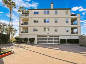 4165 Warner Avenue 202, Huntington Beach CA 92649