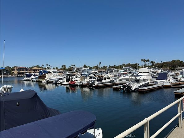 4165 Warner Avenue 202, Huntington Beach CA 92649