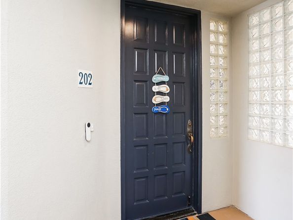 4165 Warner Avenue 202, Huntington Beach CA 92649