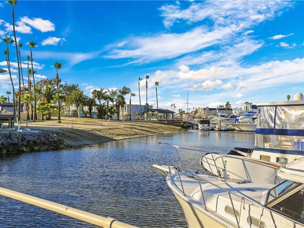 4165 Warner Avenue 202, Huntington Beach CA 92649