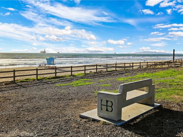 4165 Warner Avenue 202, Huntington Beach CA 92649