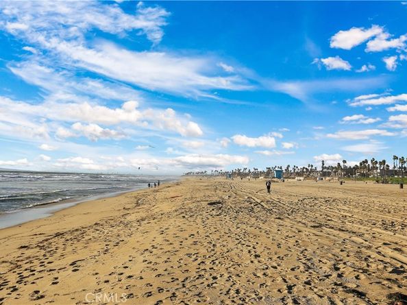 4165 Warner Avenue 202, Huntington Beach CA 92649