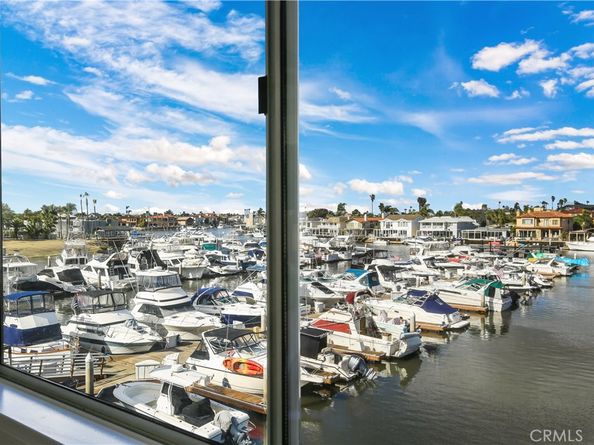 4165 Warner Avenue 202, Huntington Beach CA 92649