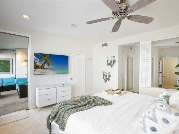 4165 Warner Avenue 202, Huntington Beach CA 92649